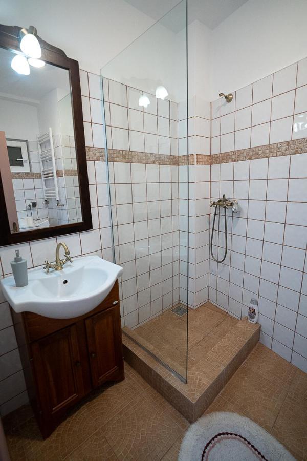Cismigiu Garden Apartment Bucharest Exterior photo